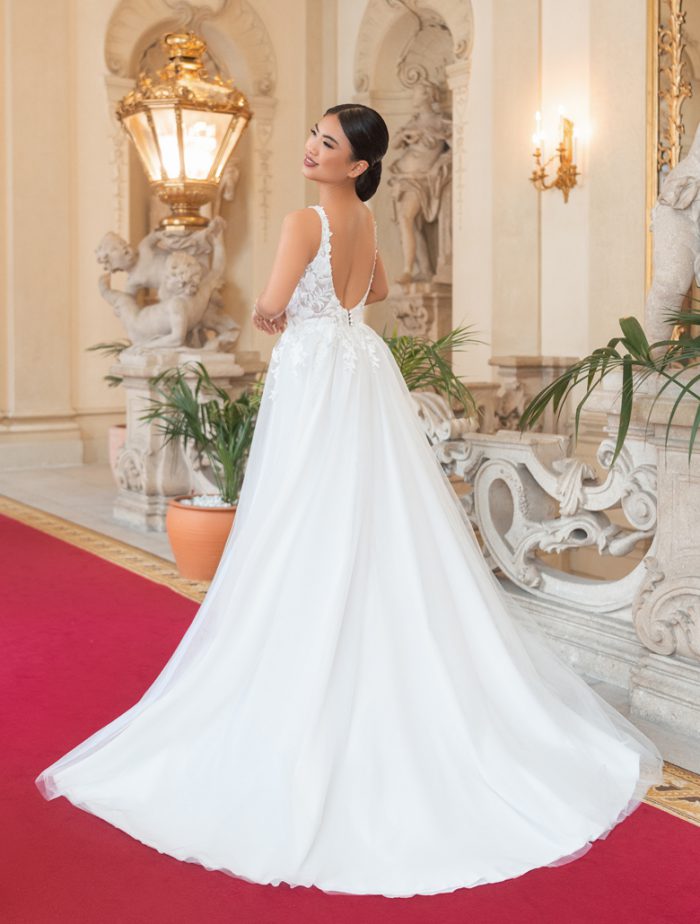 hochzeitskleid-irvalda-brautmode-wien-online-bestellen-kleid-modell-laurel