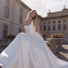 irvalda-wedding-dresses-vienna-online-order-model-WELLS
