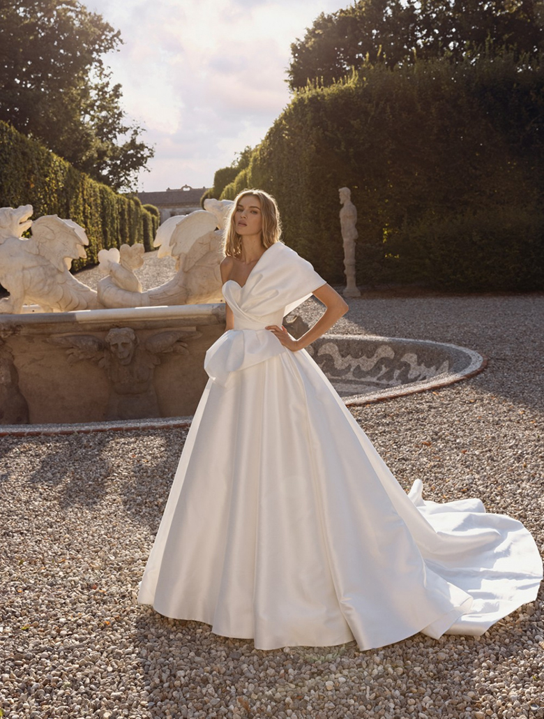 irvalda-wedding-dresses-vienna-online-order-model-washington